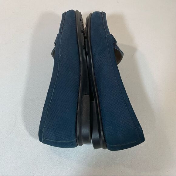 Aerosoles Hazelnut Navy loafers silver buckle size 9 - Picture 10 of 10